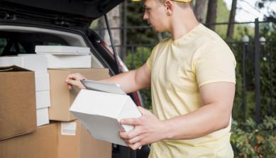 Advantages of a cargo taxi for business: Efficiency and speed of delivery