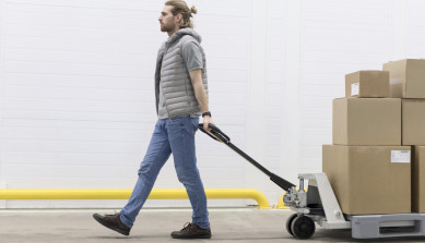 Organized transportation of household appliances — quickly and cheaply with SHARK